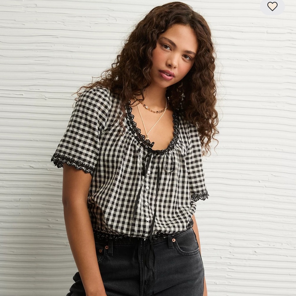 AE Short-Sleeve Gingham Button-Up Blouse ~ Medium BNWT